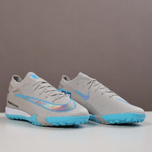 جزمة كرة قدم Nike