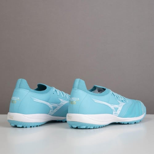 جزمة كرة قدم Mizuno