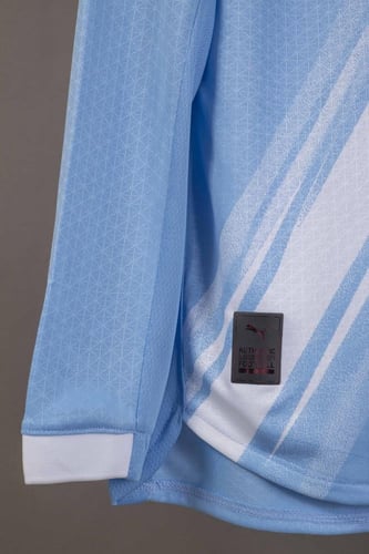 طقم مانشستر سيتي الاساسي 2026/2025