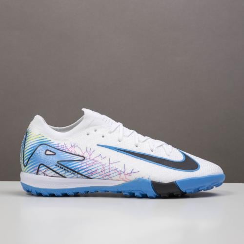 جزمة كرة قدم Nike