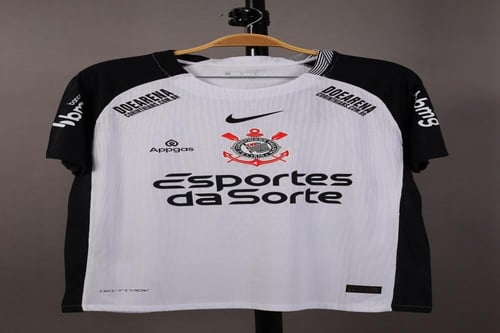 طقم كرنثياز الاساسي 2025/2026