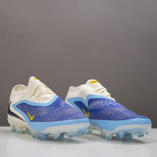 جزمة كرة قدم Nike