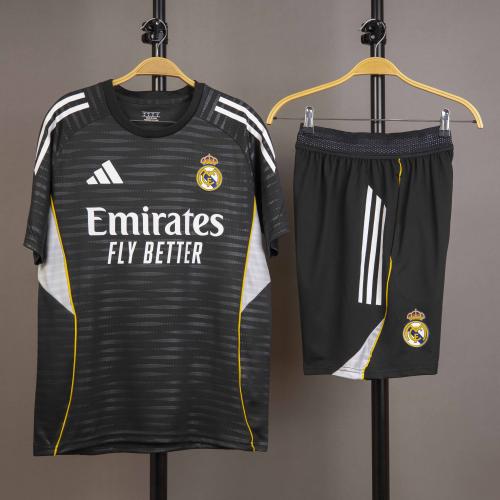 طقم تمارين ريال مدريد 2025/2026
