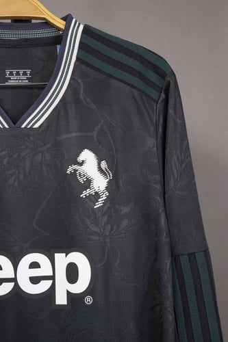 طقم يوفينتوس الاحتياطي 2026/2025