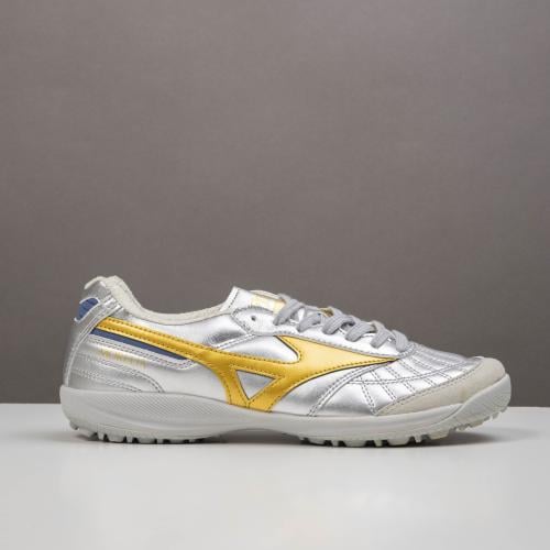 جزمة كرة قدم Mizuno