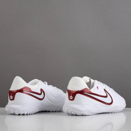 جزمة كرة قدم Nike