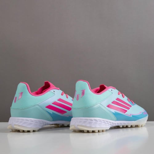 جزمة كرة قدم adidas