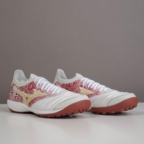 جزمة كرة قدم Mizuno