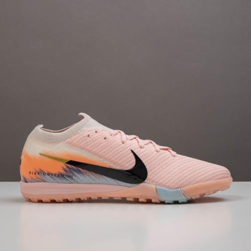 جزمة كرة قدم Nike