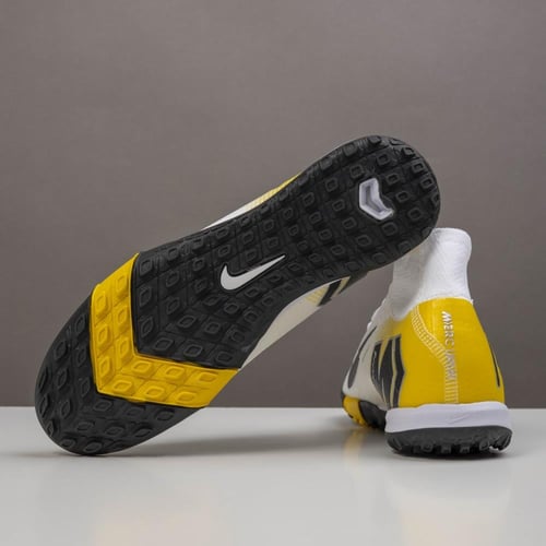 جزمة كرة قدم Nike