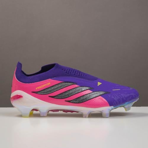 جزمة كرة قدم Adidas