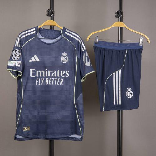 طقم ريال مدريد الاحتياطي 2026/2025