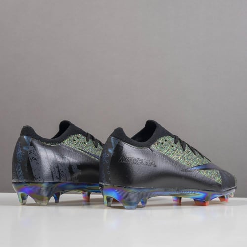 جزمة كرة قدم Nike