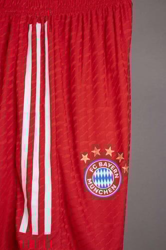 طقم بايرن ميونخ الاساسي 2020