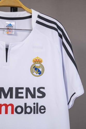 قميص ريال مدريد الاساسي 2005