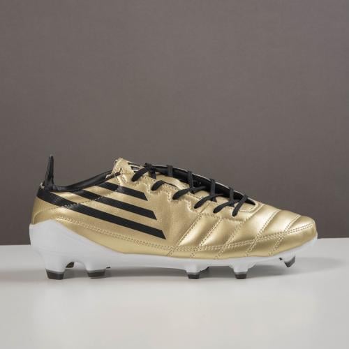 جزمة كرة قدم Adidas