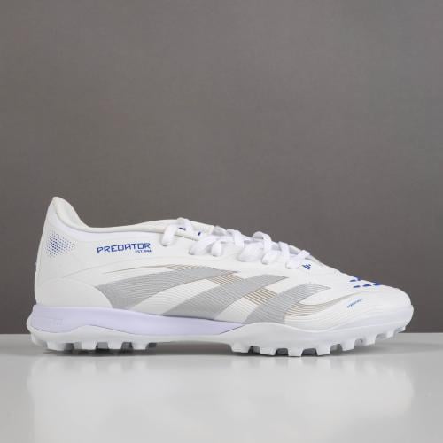 جزمة كرة قدم Adidas