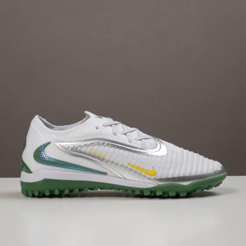 جزمة كرة قدم Nike