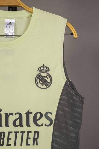 طقم تمارين ريال مدريد 2025/2026