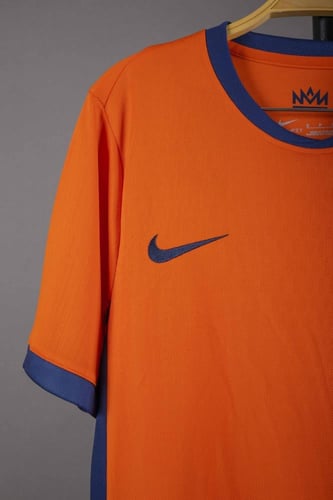 طقم منتخب هولندا الاساسي 2024/2025