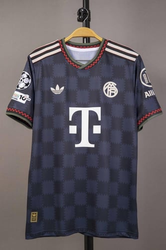 طقم بايرن ميونخ الاحتياطي 2026/2025