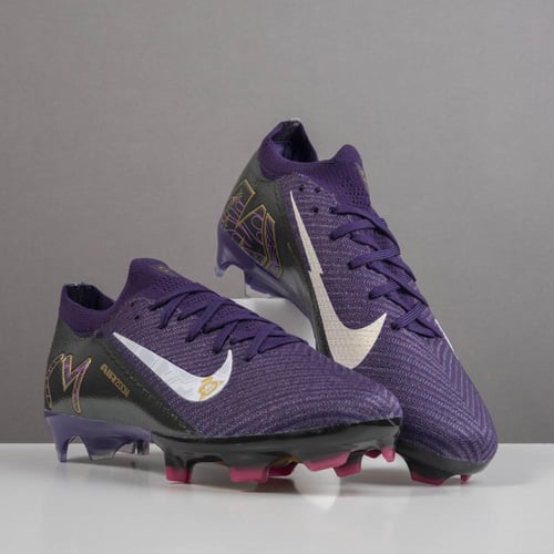 جزمة كرة قدم Nike