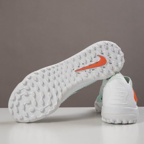 جزمة كرة قدم Nike