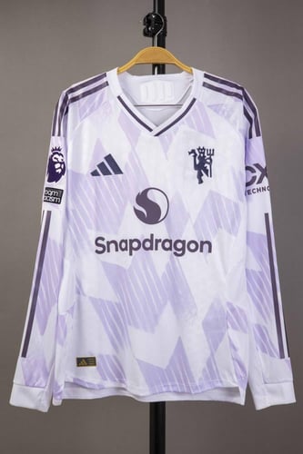 طقم مانشستر يونايتد الاحتياطي كم طويل 2026/2025