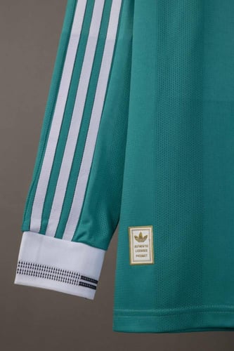 طقم ليفربول الاحتياطي كم طويل 2025/2026