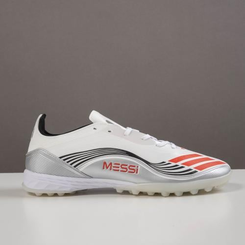 جزمة كرة قدم Adidas