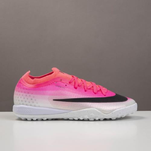 جزمة كرة قدم Nike