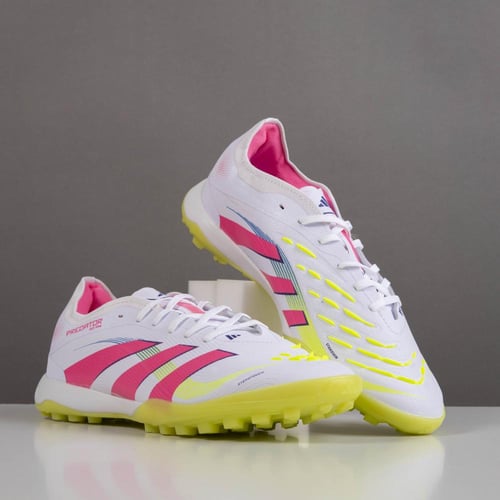 جزمة كرة قدم Adidas