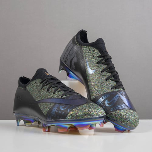 جزمة كرة قدم Nike