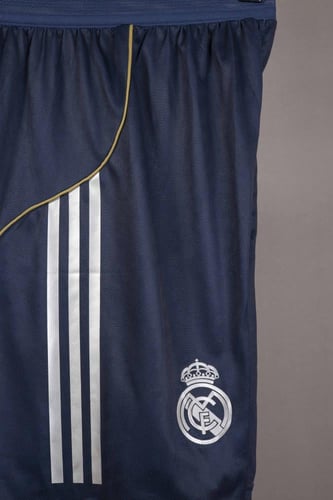 طقم ريال مدريد الاحتياطي كم طويل 2025/2026