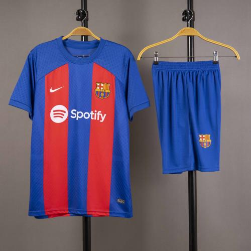 طقم برشلونة الاساسي 2024/2025