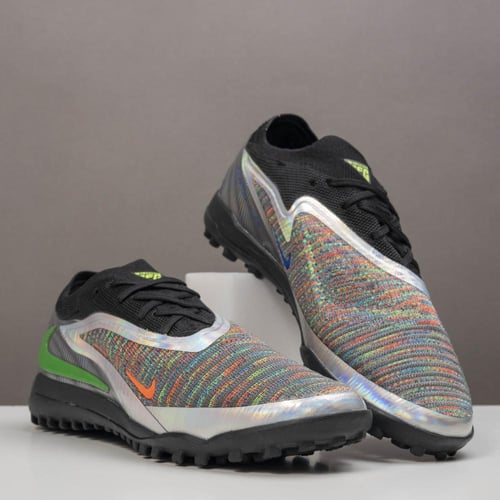 جزمة كرة قدم Nike