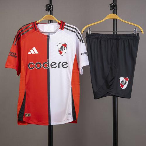 طقم ريفر بليت الاساسي 2025/2026