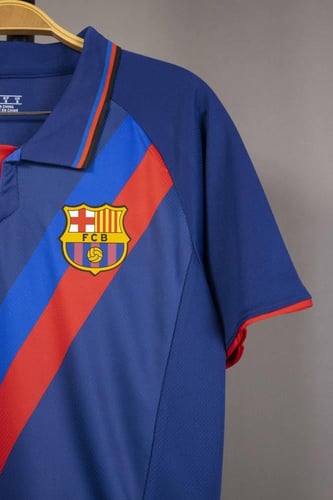 طقم برشلونة الاحتياطي 2003/2004