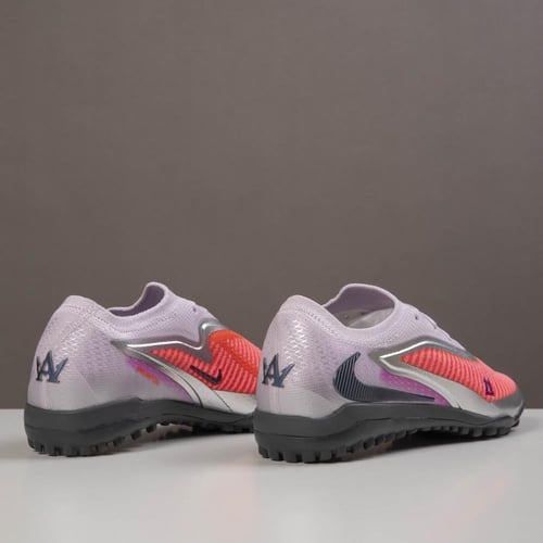 جزمة كرة قدم Nike