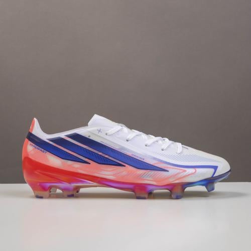 جزمة كرة قدم Adidas