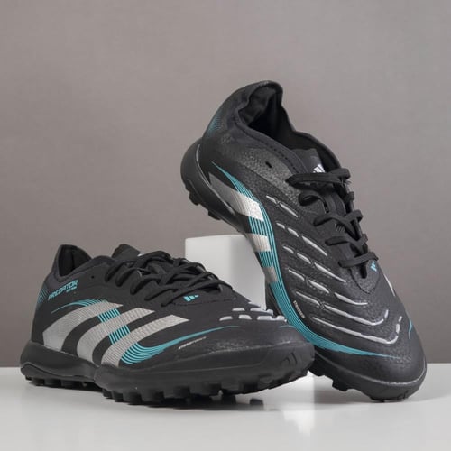 جزمة كرة قدم Adidas