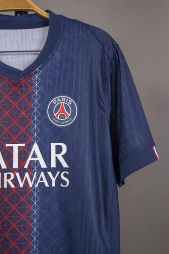 طقم باريس الاساسي 2025/2026