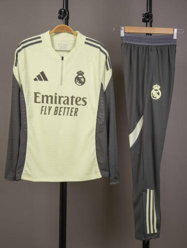 طقم تمارين ريال مدريد 2025/2026