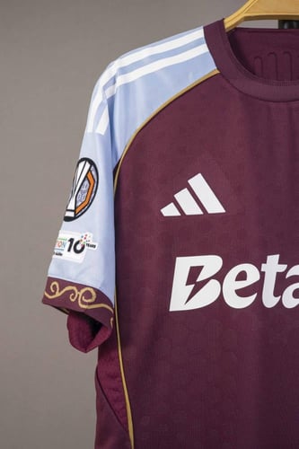 طقم استون فيلا الاساسي 2026/2025