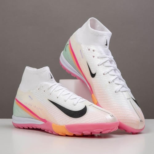 جزمة كرة قدم Nike