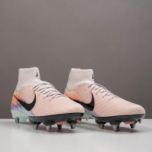 جزمة كرة قدم Nike