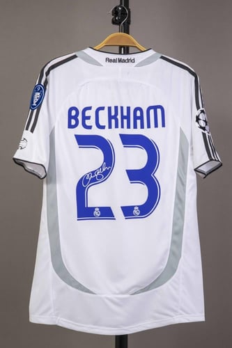 طقم ريال مدريد الكلاسيكي 2006/2007