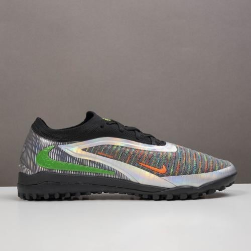 جزمة كرة قدم Nike