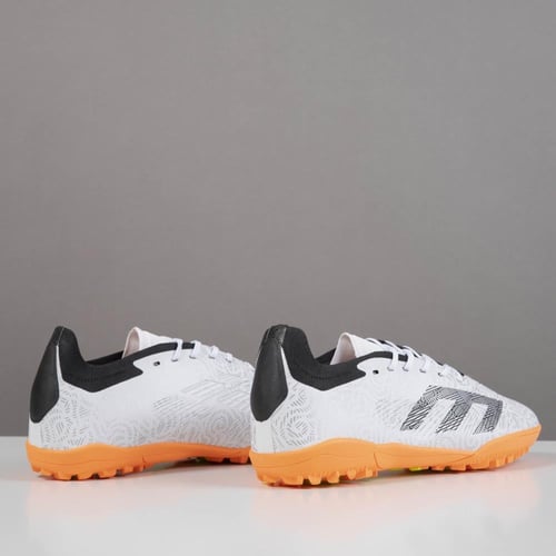 جزمة كرة قدم