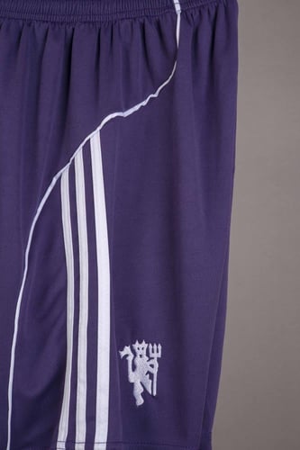 طقم مانشستر يونايتد الاحتياطي 2025/2026